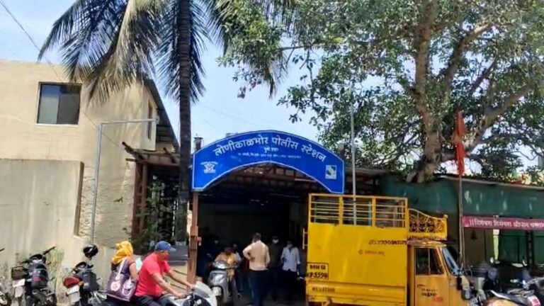 आजारी वडिलांचा खून करुन दोन दिवस मृतदेह घरात लपवला Mumbai Tak