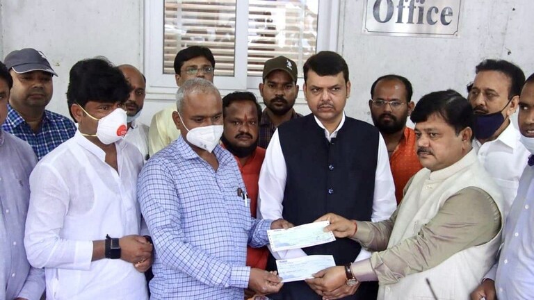 Swapnil Lonkar च्या कुटुंबीयांचं 20 लाखांचं कर्ज भाजपने फेडलं mumbaitak
