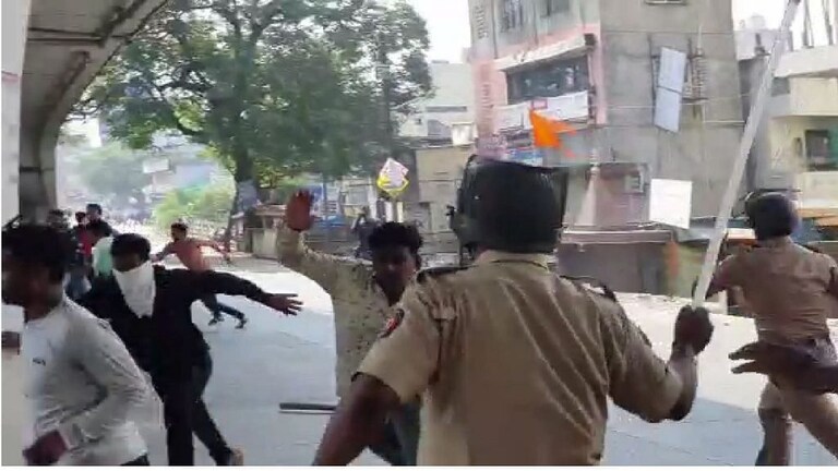 Maharashtra Violenc: दोषींवर कठोर कारवाई करणार; गृहमंत्र्यांचा हिंसा करणाऱ्यांना इशारा Mumbai Tak