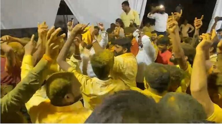 कोरोनाचे नियम मोडल्याप्रकरणी आमदार महेश लांडगेंवर गुन्हा दाखल Mumbai Tak