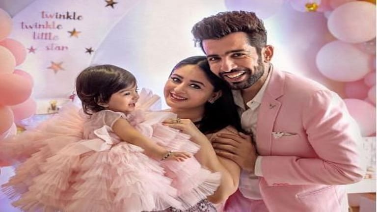 दत्तक मुलांच्या आरोपांवरून माही वीजने सोडलं मौन Mumbai Tak