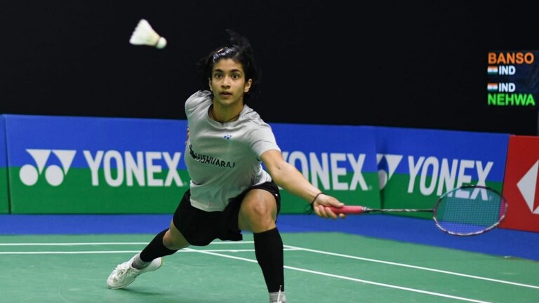 India Open : नागपूरची मालविका ठरली सरस, सरळ दोन सेटमध्ये उडवला सायना नेहवालचा धुव्वा Mumbai Tak