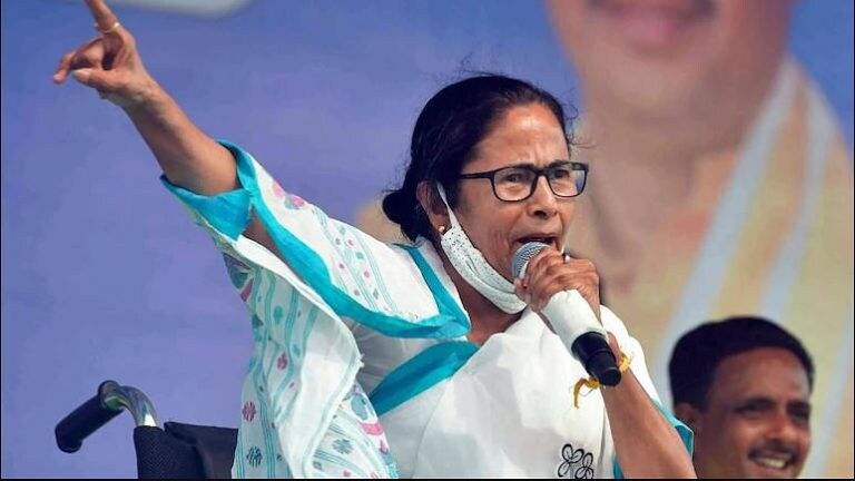 मोदींच्या पाया पडते, पण हे राजकारण थांबवा – ममता बॅनर्जी Mumbai Tak