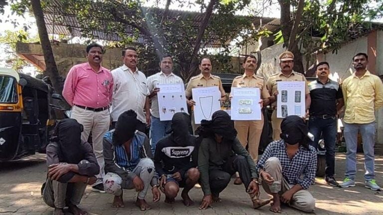 डोंबिवली : अमेरिकन डॉलर्सचं अमिष दाखवून नागरिकांची फसवणूक करणाऱ्या आरोपींना अटक Mumbai Tak