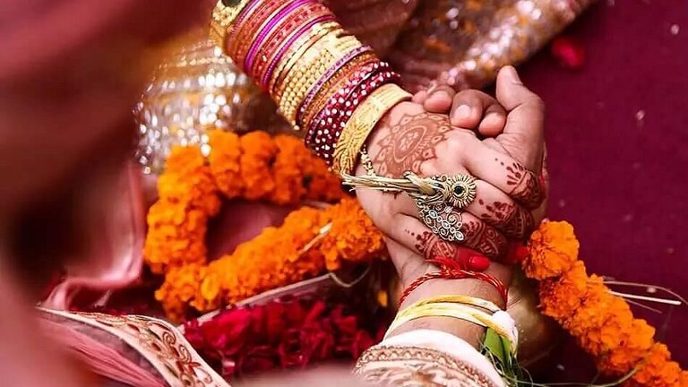 नागपूरमध्ये पोलिसांनी रोखला अल्पवयीन मुलीचा विवाह, लिहून घेण्यात आलं हमीपत्र Mumbai Tak