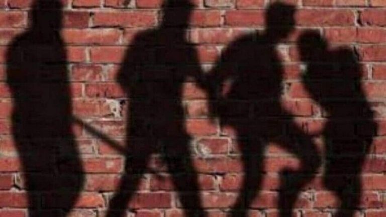 सातारा : न्यायाधीशाच्या भावावर प्राणघातक हल्ला; एक डोळा निकामी, एकाला अटक Mumbai Tak