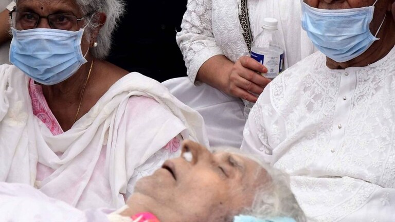 ज्येष्ठ संतूरवादक पंडित शिवकुमार शर्मा यांना अखेरचा निरोप, आता उरल्या आठवणी Mumbai Tak