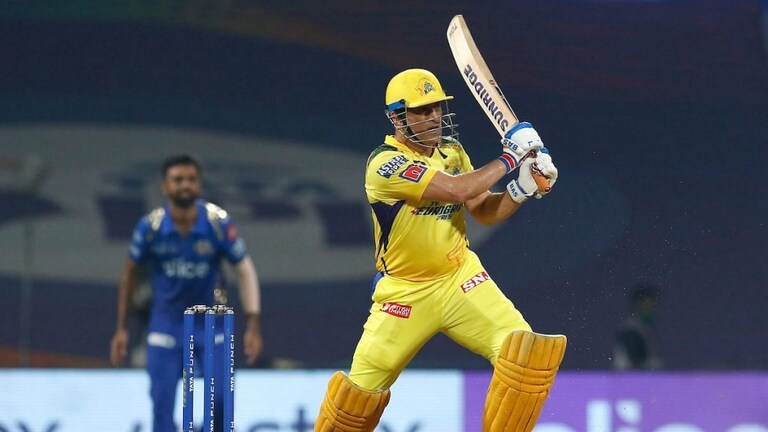 IPL 2022 : धोनीच्या खेळीने चाहते खुश! मुंबईच्या पहिल्या विजयी स्वप्नावर फेरलं पाणी Mumbai Tak