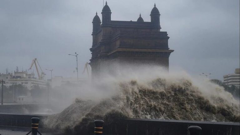 Maharashtra Cyclone impact : 18 जणांचा मृत्यू आणि 28 जण जखमी Mumbai Tak