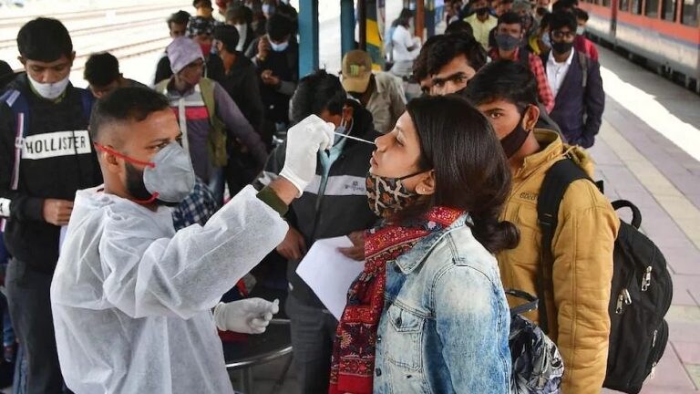 Mumbai Covid : मुंबईकरांना मोठा दिलासा! २४ तासांत कोरोना रुग्णसंख्येत मोठी घसरण Mumbai Tak