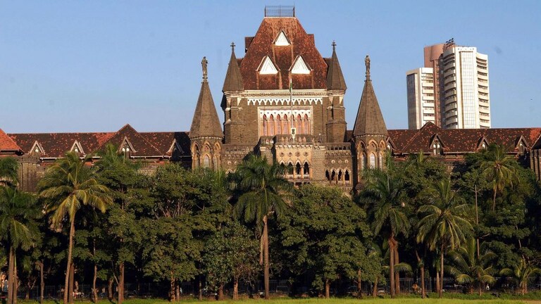 सोसायटी रिडेव्हलपमेंटला आडकाठी करणाऱ्या सदस्याला हायकोर्टाचा दणका, 5 लाखांच्या दंडाची शिक्षा Mumbai Tak