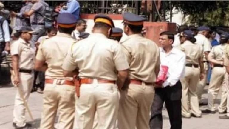 मोठी बातमी! पोलीस निरीक्षक नंदकुमार गोपाळे, आशा कोरके यांना CID ने केली अटक Mumbai Tak