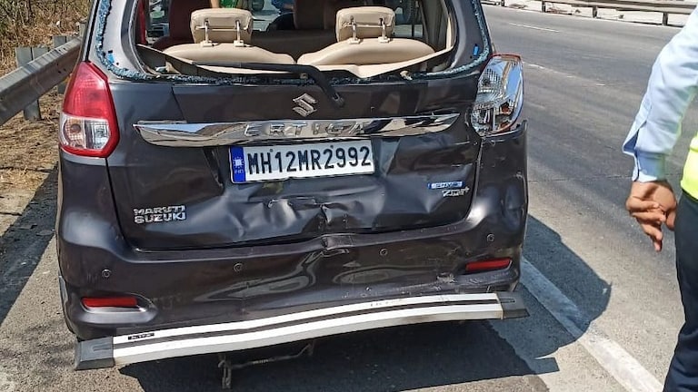 मुंबई-पुणे ‘एक्स्प्रेस वे’वरील अपघाताची अंगारवर शहारे आणणारी दृश्ये Mumbai Tak