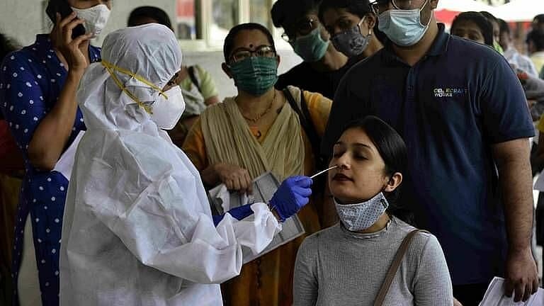 Maharashtra Most Active Cases: महाराष्ट्रातील ‘या’ 12 जिल्ह्यांमध्ये कोरोनाचं थैमान, प्रचंड अॅक्टिव्ह रुग्णसंख्या Mumbai Tak