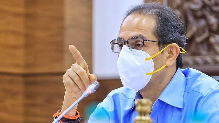 सगळ्यांच्या चेहऱ्यांवरून Mask उतरवायचा आहे, पण… CM उद्धव ठाकरेंचं महत्त्वाचं वक्तव्य Mumbai Tak