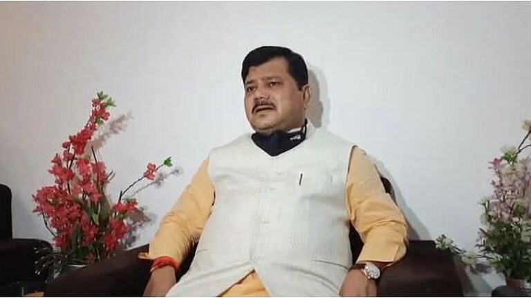 मुंबै बँक : प्रविण दरेकर ‘मजूर’ नाहीत; निवडून आल्यानंतर सहकार विभागाचा दणका Mumbai Tak