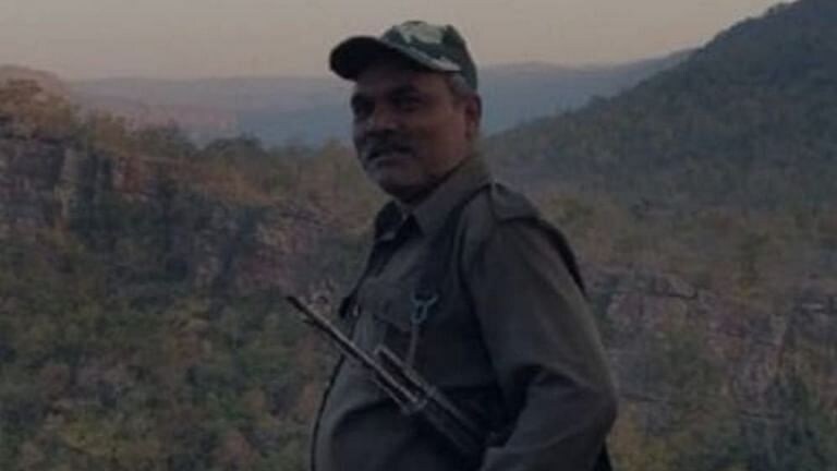 नक्षलवादी बनण्याआधी मिलिंद तेलतुंबडे नेमकं काय करायचा? Mumbai Tak