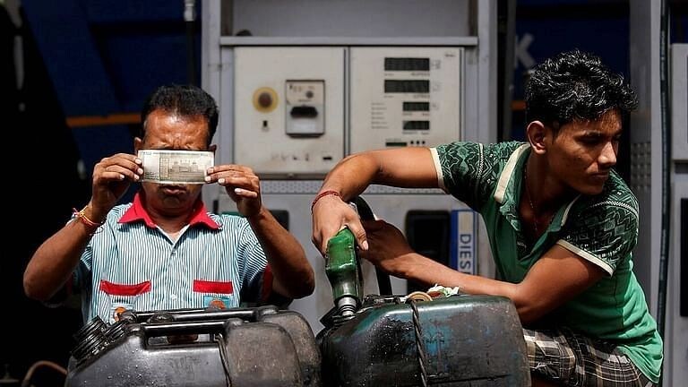 Petrol-Diesel Price update : सलग दुसऱ्या दिवशी पेट्रोल-डिझेल दरवाढीचा झटका! Mumbai Tak