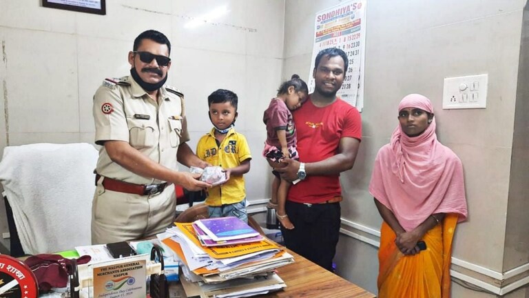 Nagpur पोलिसांनी भरला Auto चालकाचा 2 हजारांचा दंड, कारण वाचून तुमचेही डोळे पाणावतील Mumbai Tak