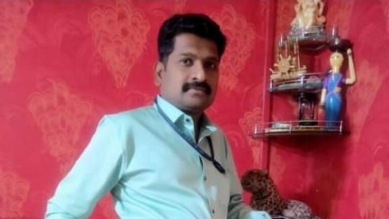 विधवा महिलेकडून ऑनलाईन लाच स्विकारणारा मंत्रालयातील कर्मचारी निलंबीत Mumbai Tak