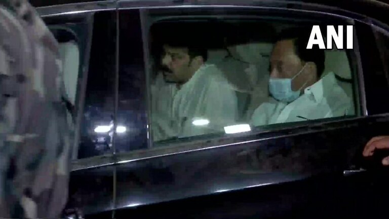 Narayan Rane पांढऱ्या पायाचे, ते मंत्री झाल्यानेच कोकणावर आपत्ती कोसळली – गुलाबराव पाटील Mumbai Tak