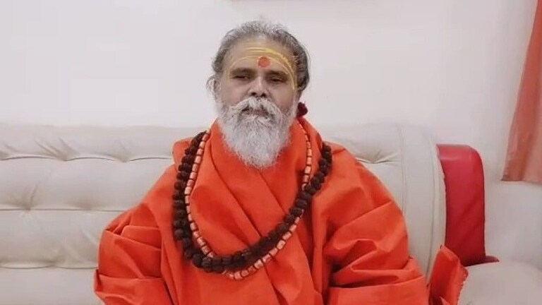 अखिल भारतीय अखाडा परिषदेचे अध्यक्ष नरेंद्र गिरी यांचा संशयास्पद मृत्यू, काय आहे सुसाईड नोटमध्ये? Mumbai Tak