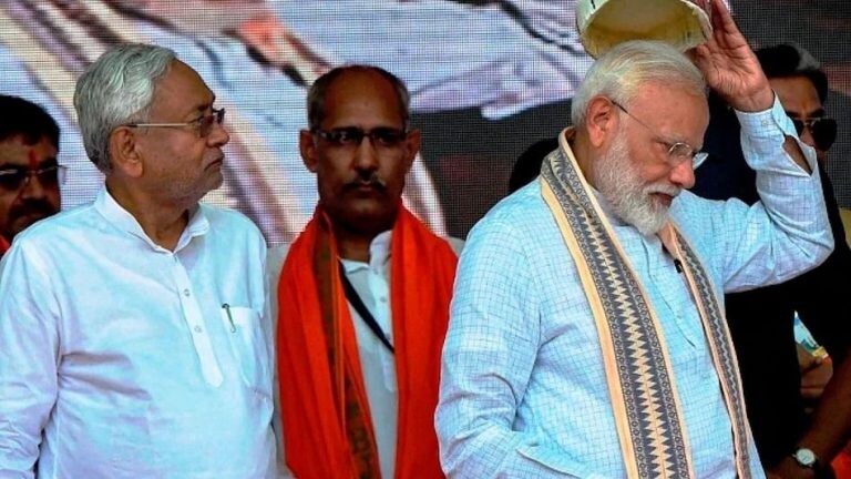 बिहारमध्ये राजकीय भूकंपाचे संकेत! नितीश कुमारांचा भाजपविरोधात पुढचा डाव काय? Mumbai Tak
