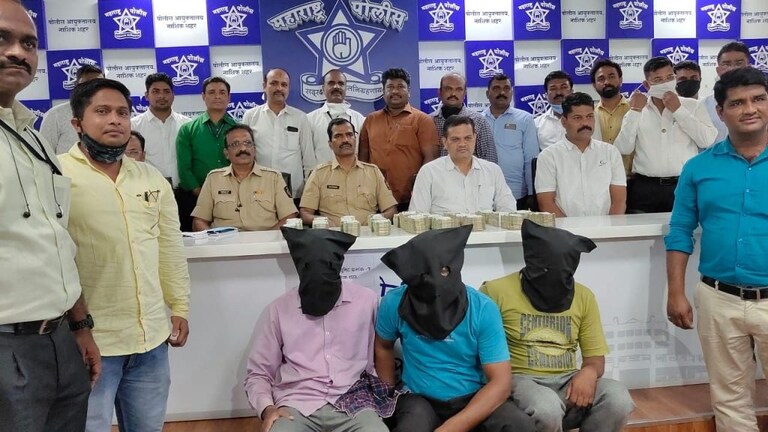 नाशिक : स्वस्तात सोनं देण्याचं अमिष दाखवून व्यापाऱ्याला ७५ लाखांचा गंडा Mumbai Tak