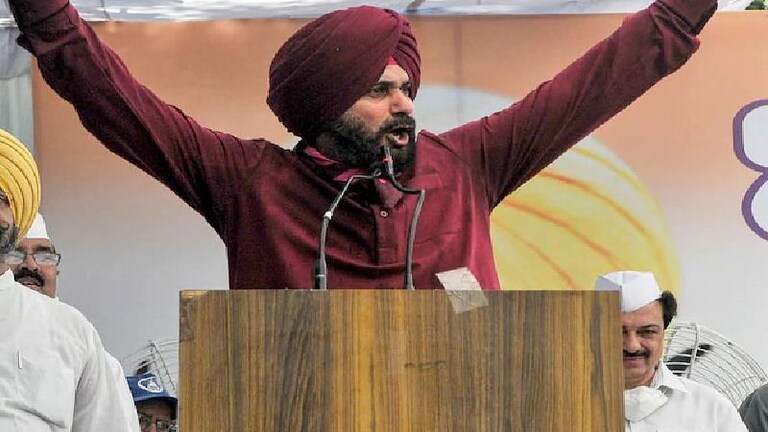 नवज्योत सिंग सिद्धूंनी दिला प्रदेशाध्यपदाचा राजीनामा; काँग्रेससमोर नवं संकट Mumbai Tak