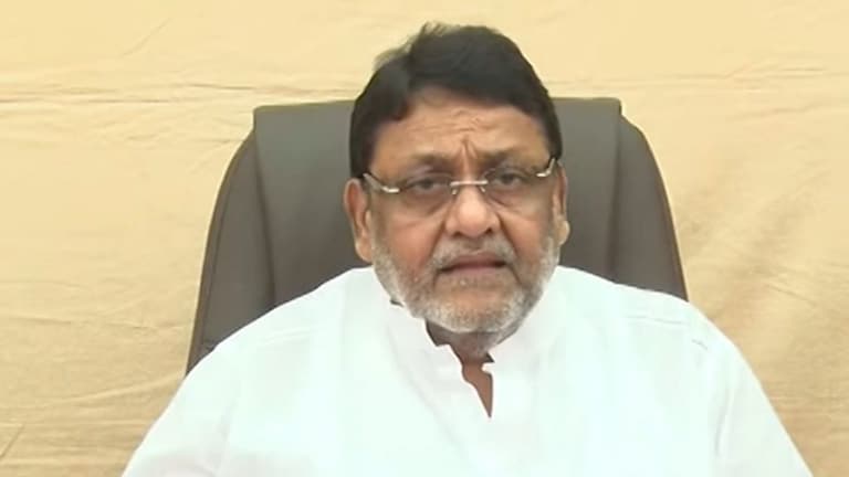 मलिकांच्या कुटुंबाची उस्मानाबादेत १५० एकर जमीन, खरेदी करताना घोटाळा झाल्याचा भाजपचा आरोप Mumbai Tak