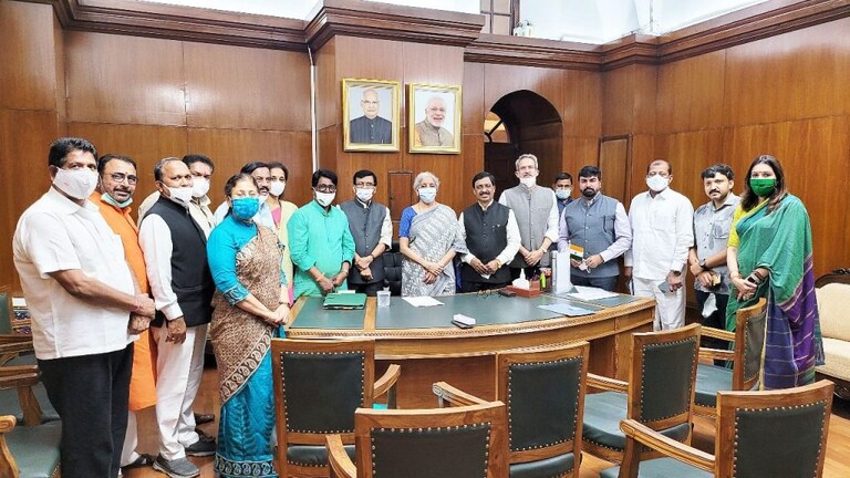 NCP, Shivsena नेते केंद्रीय अर्थमंत्र्यांना भेटले, महाराष्ट्रासाठी केल्या दोन महत्त्वाच्या मागण्या Mumbai Tak