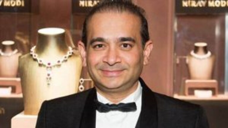 Nirav Modi ची प्रत्यार्पणापासून वाचण्यासाठी नवी नाटकं! मानसिक रोग, आत्महत्या, कोरोना ही दिली कारणं Mumbai Tak