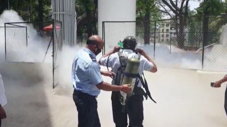 Nashik Oxygen Leak चौकशीसाठी 7 सदस्यीय उच्चस्तरीय समिती नियुक्त-राजेश टोपे Mumbai Tak