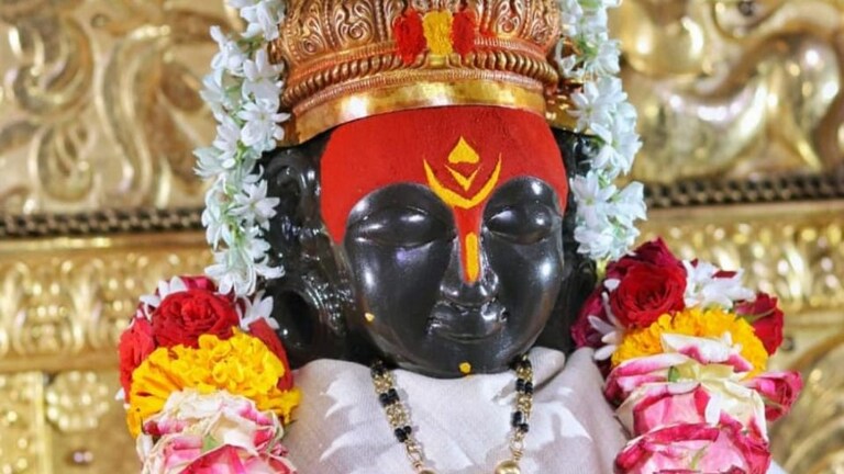 पंढरपुरातला जुना दगडी पूल पाण्याखाली, नीरा नदी दुथडी भरुन वाहू लागली Mumbai Tak