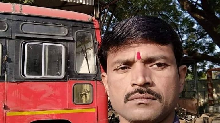 ST कर्मचाऱ्यांच्या आत्महत्येचं सत्र थांबेना, पंढरपुरात आणखी एका कर्मचाऱ्याने संपवलं आयुष्य Mumbai Tak