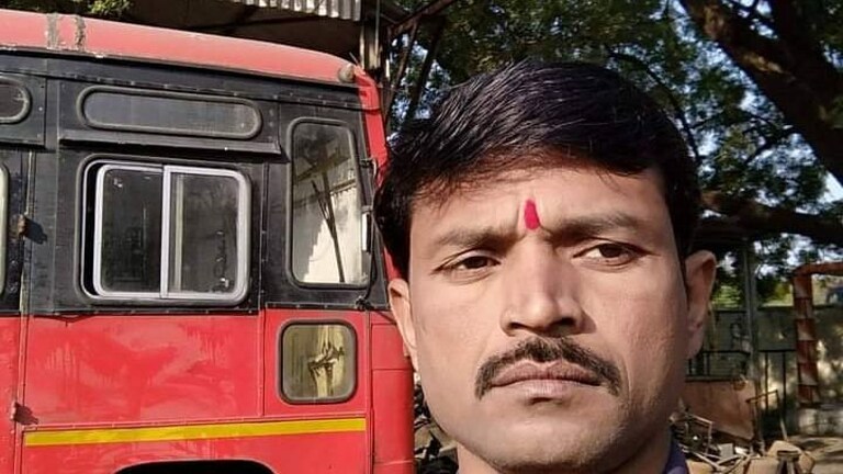 ST कर्मचाऱ्यांच्या आत्महत्येचं सत्र थांबेना, पंढरपुरात आणखी एका कर्मचाऱ्याने संपवलं आयुष्य Mumbai Tak