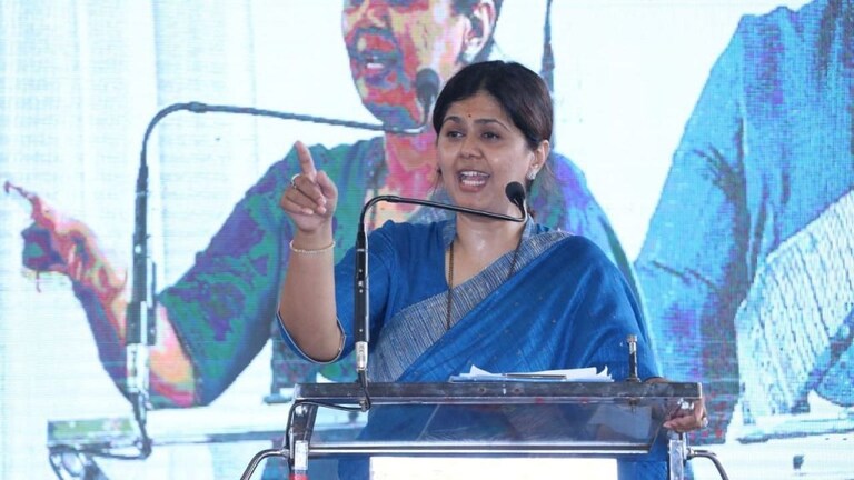 पवार साहेब मोठे नेते आहेत, वय पाहून वॉर्निंग देऊन केतकीला सोडून द्यावं – पंकजा मुंडे Mumbai Tak