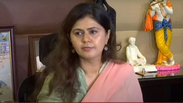 मुंडे भगिनींवर नेमका कुणाचा राग आहे? विधान परिषदेवरून शिवसेनेचा भाजपला खोचक सवाल Mumbai Tak
