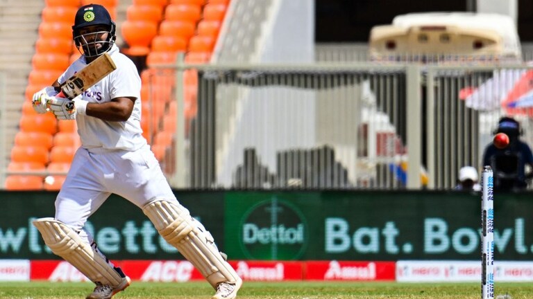 IPL 2022 मध्ये कोरोनाचा शिरकाव, दिल्ली विरुद्ध राजस्थान सामना मुंबईला हलवला Mumbai Tak