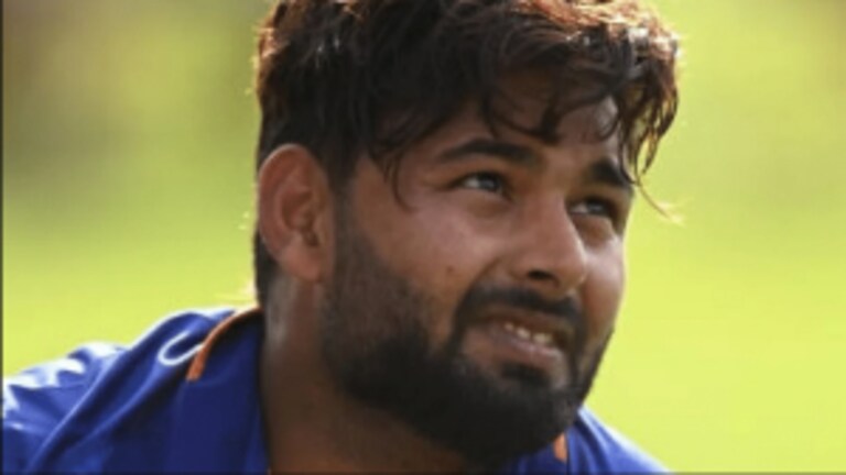 Rishabh Pant Accident: डोकं, गुडघ्याला दुखापत.. पंतचं करिअर धोक्यात? Mumbai Tak