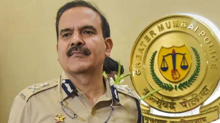 महाराष्ट्र सरकारकडून परमबीर सिंग यांचं निलंबन Mumbai Tak