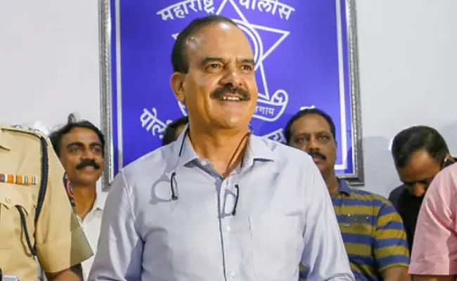 परमबीर सिंग यांना सुप्रीम कोर्टाचा मोठा दिलासा, अटक न करण्याचे आदेश कायम Mumbai Tak