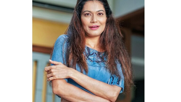 पुणे : अभिनेत्री पायल रोहतगी विरोधात गुन्हा; महात्मा गांधी, नेहरूंबद्दल वादग्रस्त व्हिडीओ Mumbai Tak