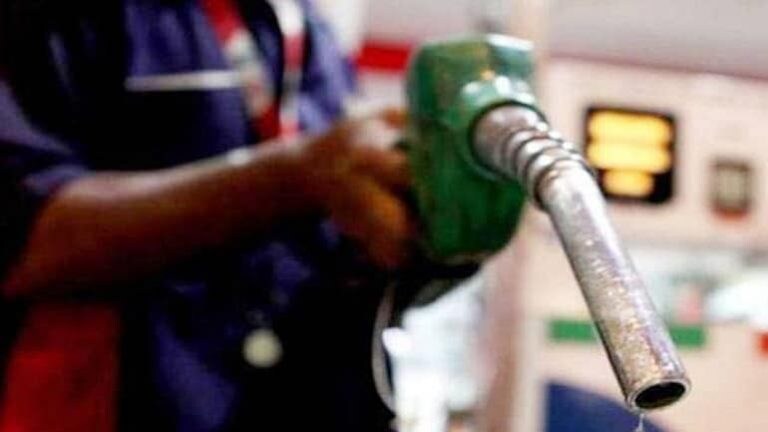 petrol-diesel price today : मुंबईत पेट्रोल-डिझेलचे दर भिडले गगनाला! Mumbai Tak