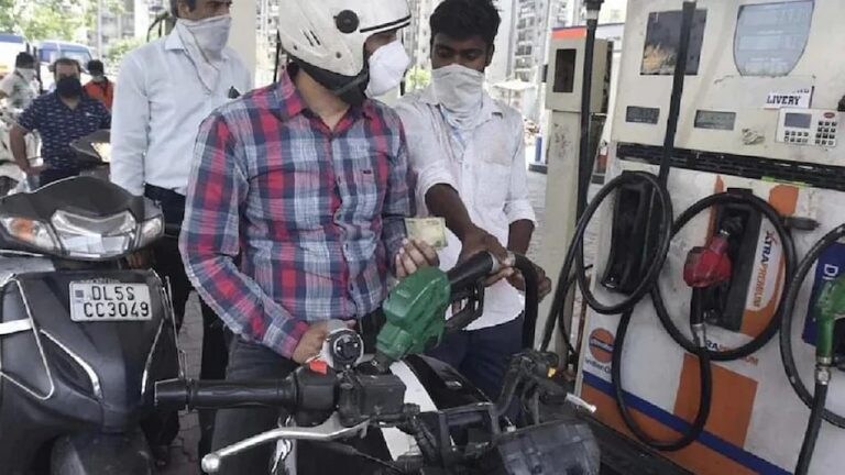 पेट्रोल-डिझेलच्या किमतींचा भडका! १६ दिवसांतच लिटरमागे १० रुपयांनी महागलं इंधन Mumbai Tak