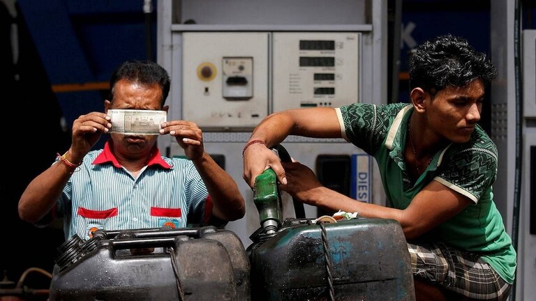 Petrol-Diesel Price : मुंबईसह महाराष्ट्रात डिझेलचाही भडका ; कोणत्या शहरात किती आहेत दर? Mumbai Tak