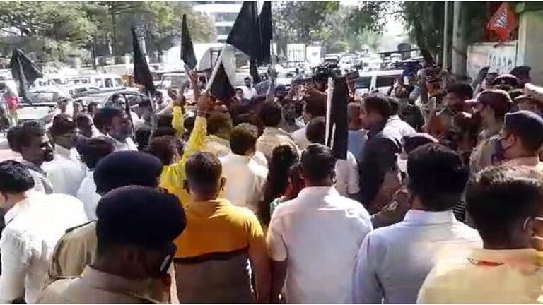 किरीट सोमय्यांविरुद्ध शिवसैनिकांची पिंपरी-चिंचवडमध्ये घोषणाबाजी, दाखवले काळे झेंडे Mumbai Tak