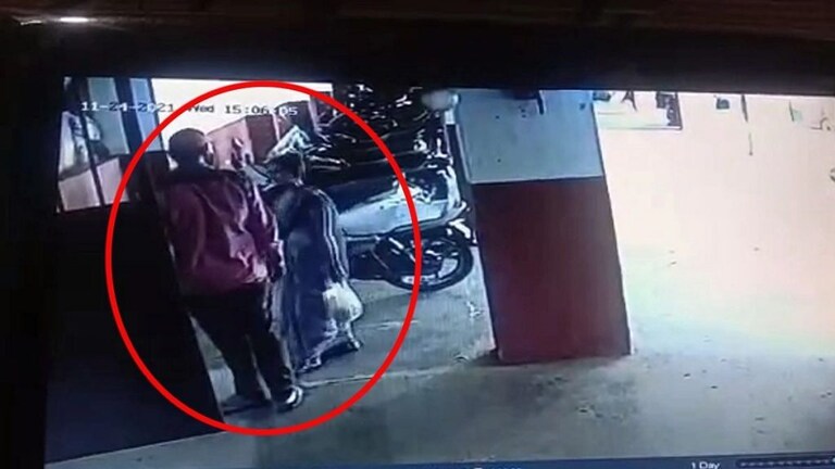 लॉजमध्ये जोडप्याचे नग्नावस्थेत सापडले मृतदेह; पिंपरी चिंचवडमध्ये खळबळ Mumbai Tak