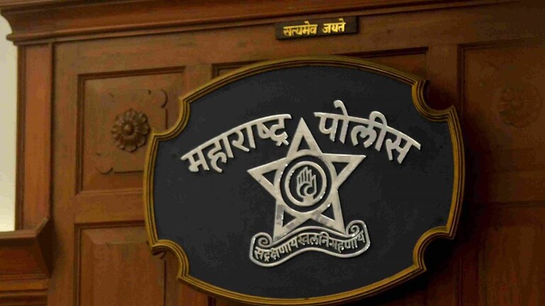 Pune DCP, साजूक तुपातल्या फुकट बिर्याणीचा फोन व्हायरल आणि गृहमंत्र्यांनी दिले चौकशीचे आदेश Mumbai Tak