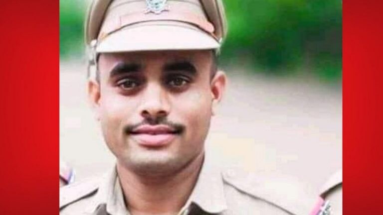 पोलीस अधिकाऱ्याने मध्यरात्री केलं असं काम की, ज्यामुळे वाचले 15 कोरोना रुग्णांचे प्राण Mumbai Tak